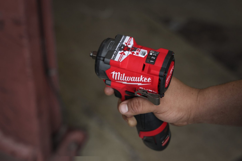 Гайковерт Milwaukee M12FCIWP12G3-0 4933493457 (без АКБ) Гайковерт Milwaukee M12FCIWP12G3-0 4933493457 (без АКБ)