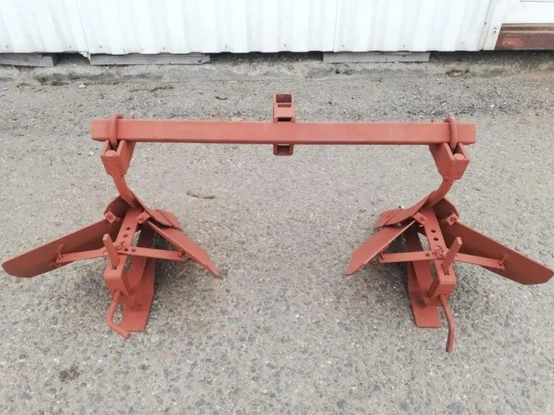 Окучник Сморгонский агрегатный завод ОМ-25.03 Окучник Сморгонский агрегатный завод ОМ-25.03