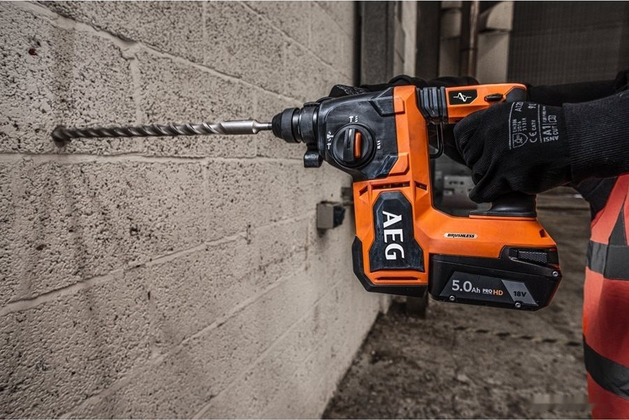 Перфоратор AEG Powertools BBH 18BL2-0 4935480697 (без АКБ)