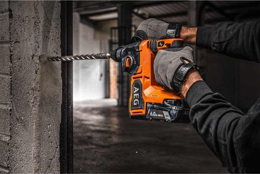 Перфоратор AEG Powertools BBH 18BL2-0 4935480697 (без АКБ)