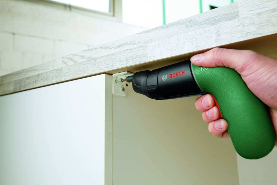 Электроотвертка Bosch IXO VI 06039C7120 (с АКБ, кейс) Электроотвертка Bosch IXO VI 06039C7120 (с АКБ, кейс)