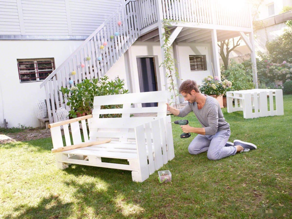 Дрель-шуруповерт Bosch UniversalDrill 18 06039C8002 (с 2-мя АКБ)