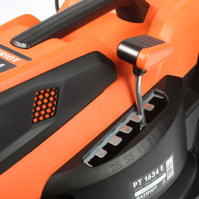 Электрическая газонокосилка Patriot PT 1634 E Электрическая газонокосилка Patriot PT 1634 E