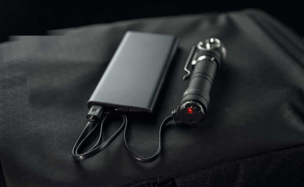 Фонарь Armytek Wizard C2 Pro MAX Magnet USB LR (теплый свет) Фонарь Armytek Wizard C2 Pro MAX Magnet USB LR (теплый свет)