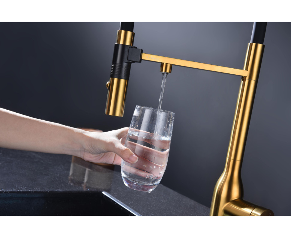 Смеситель Paulmark Magneto One Ma213188-BG (золото/брашированное золото) Смеситель Paulmark Magneto One Ma213188-BG (золото/брашированное золото)