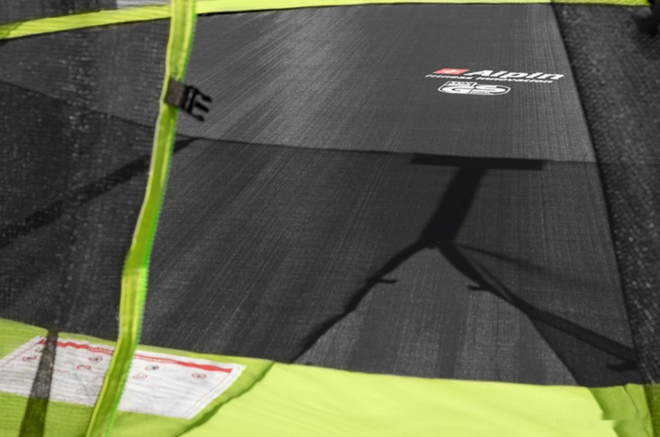 Батут Alpin 4.65 м с защитной сеткой и лестницей Батут Alpin 4.65 м с защитной сеткой и лестницей