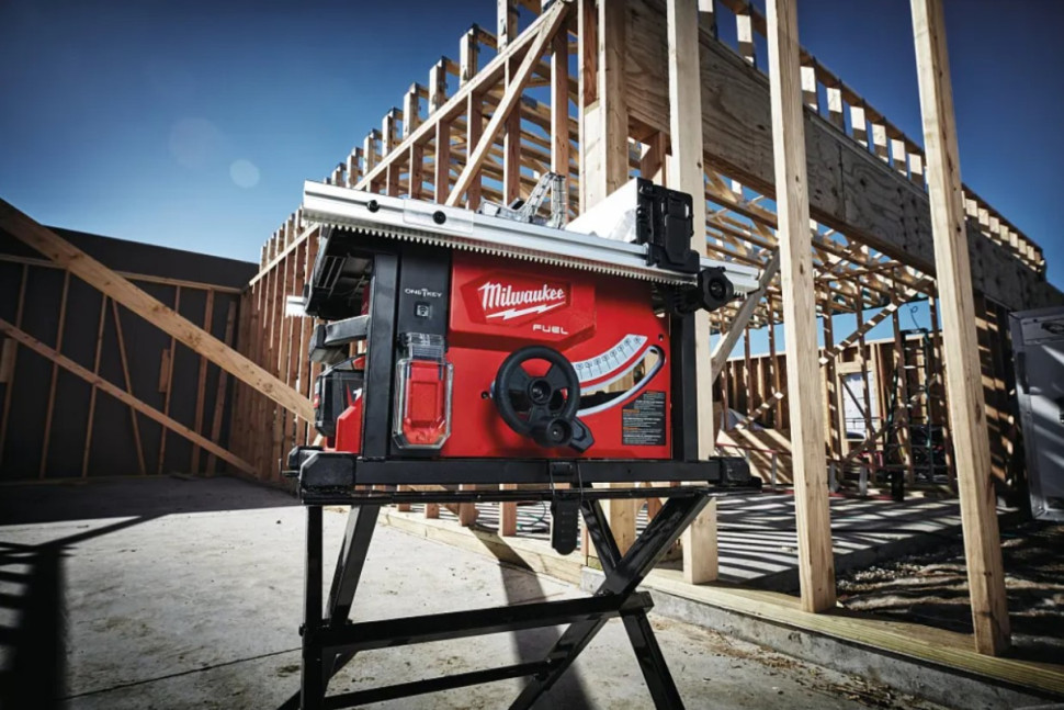 Деревообрабатывающий станок Milwaukee M18 FUEL M18FTS210-0 4933464722 (без АКБ) Деревообрабатывающий станок Milwaukee M18 FUEL M18FTS210-0 4933464722 (без АКБ)