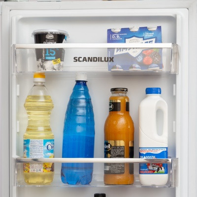 Холодильник с морозильником SCANDILUX CNFBI210E