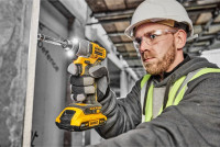 Винтоверт DeWALT DCF840D2T (с 2-мя АКБ, кейс)