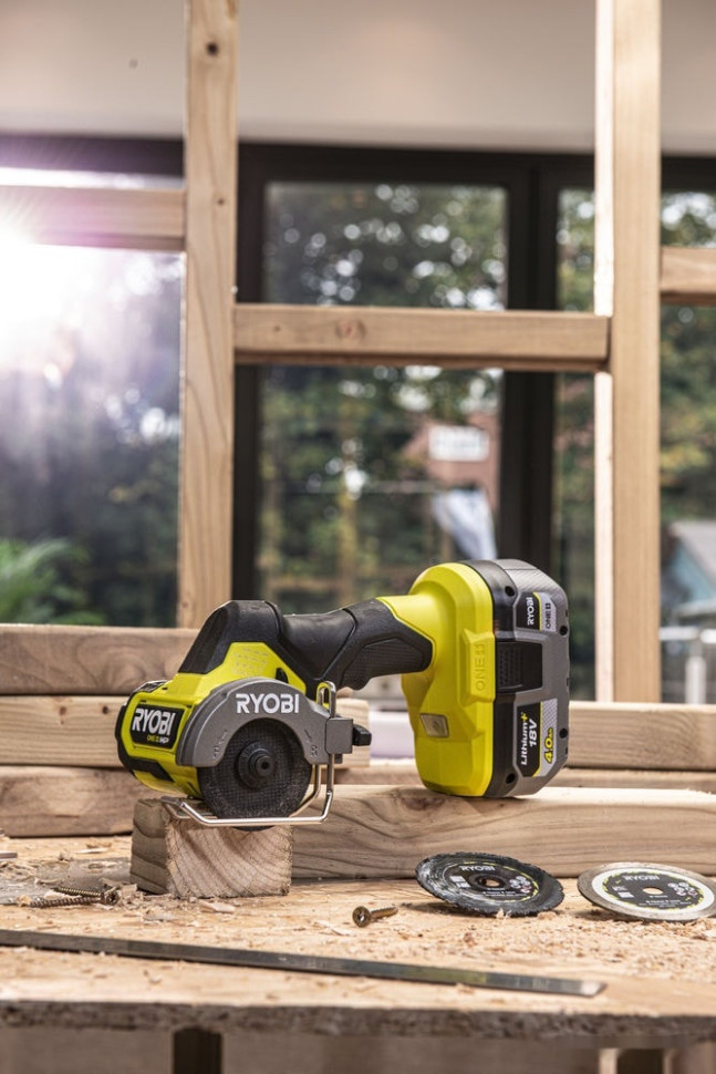 Дисковая (циркулярная) пила Ryobi RCT18C-0 5133004953 (без АКБ) Дисковая (циркулярная) пила Ryobi RCT18C-0 5133004953 (без АКБ)