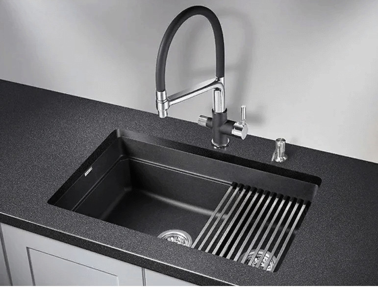 Кухонная мойка Granula KS-7304 (черный) Кухонная мойка Granula KS-7304 (черный)