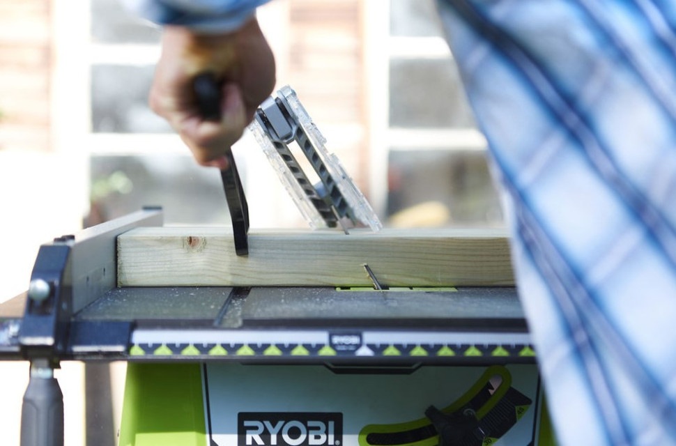 Деревообрабатывающий станок Ryobi RTS1800EF-G