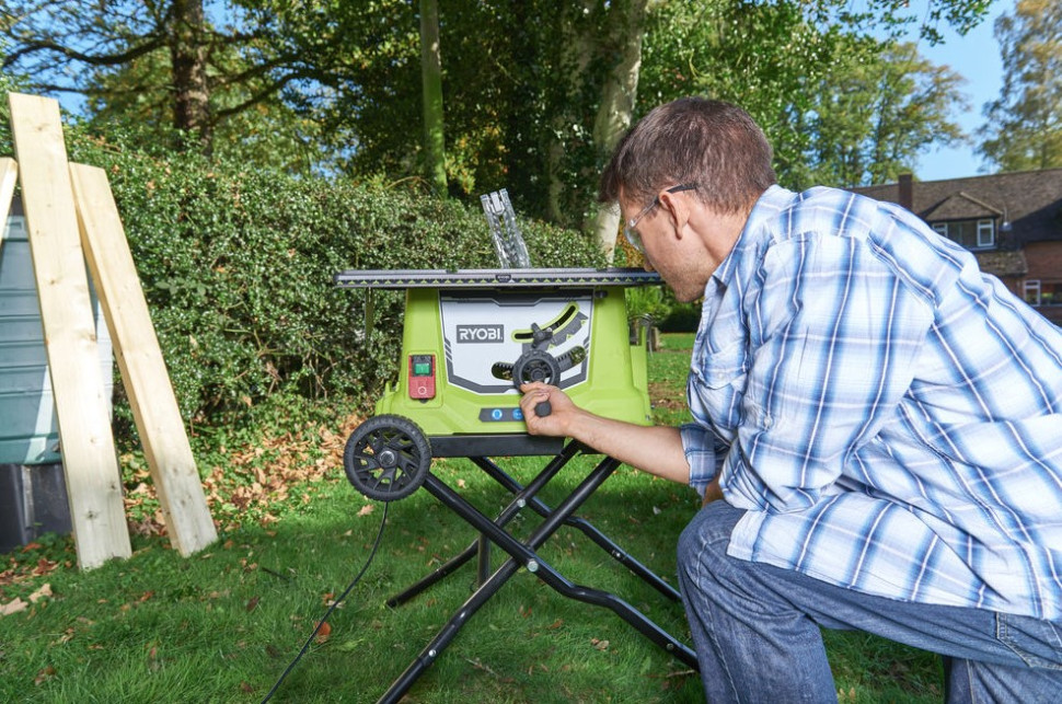 Деревообрабатывающий станок Ryobi RTS1800EF-G