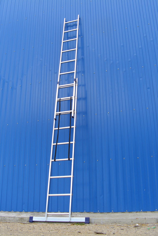 Лестница-стремянка Алюмет двухсекционная универсальная 5209 2x9 Лестница-стремянка Алюмет двухсекционная универсальная 5209 2x9