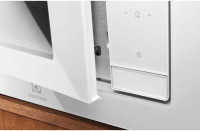 Микроволновая печь Electrolux LMS4253TBW