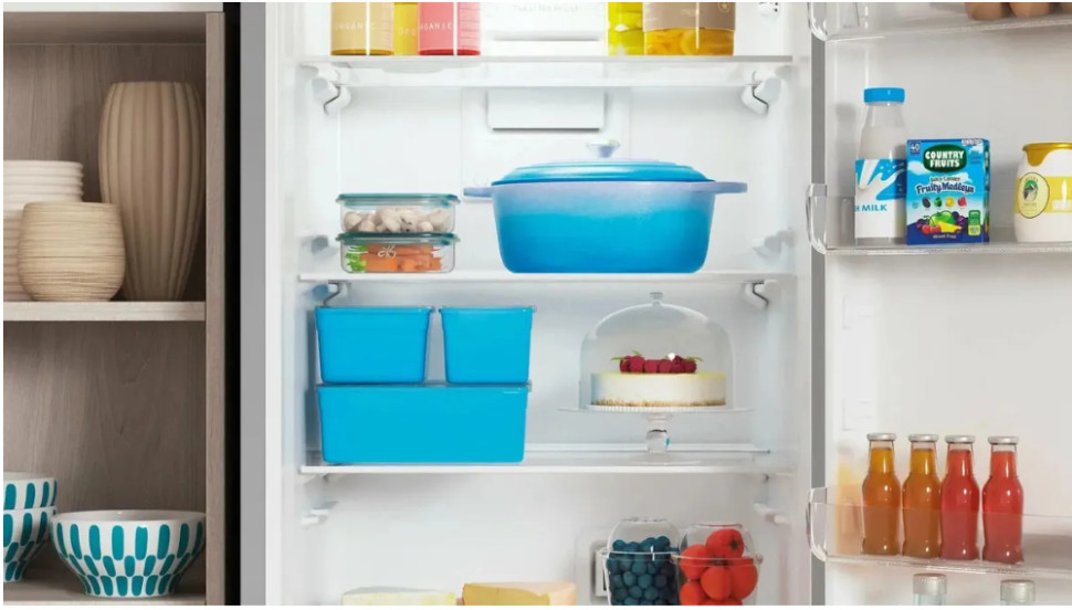 Холодильник с морозильником Indesit ITS 4180 NG