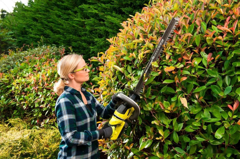 Кусторез Ryobi RHT36C61R-20S (с АКБ 2 Ah) Кусторез Ryobi RHT36C61R-20S (с АКБ 2 Ah)