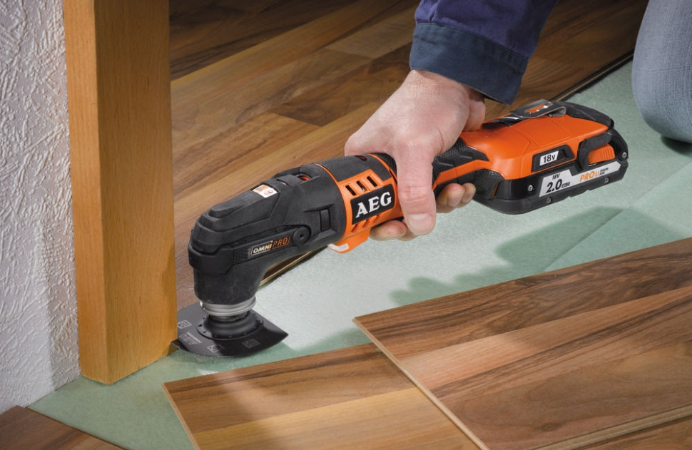 Шлифовальная машина AEG OMNI 18C LI-202BKIT1X Шлифовальная машина AEG OMNI 18C LI-202BKIT1X