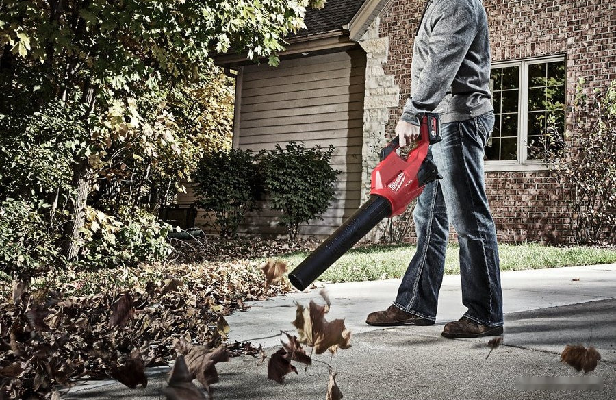 Ручная воздуходувка Milwaukee M18 FBL-0 Fuel 4933459825 (без АКБ) Ручная воздуходувка Milwaukee M18 FBL-0 Fuel 4933459825 (без АКБ)