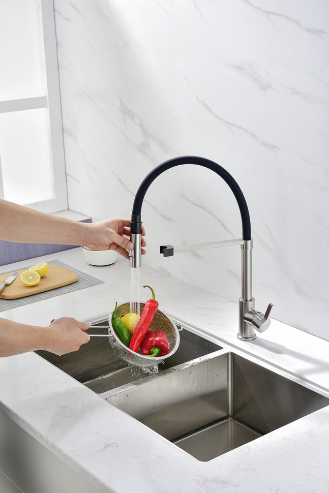 Смеситель Paulmark Halt HA214021-NI (черный/никель) Смеситель Paulmark Halt HA214021-NI (черный/никель)