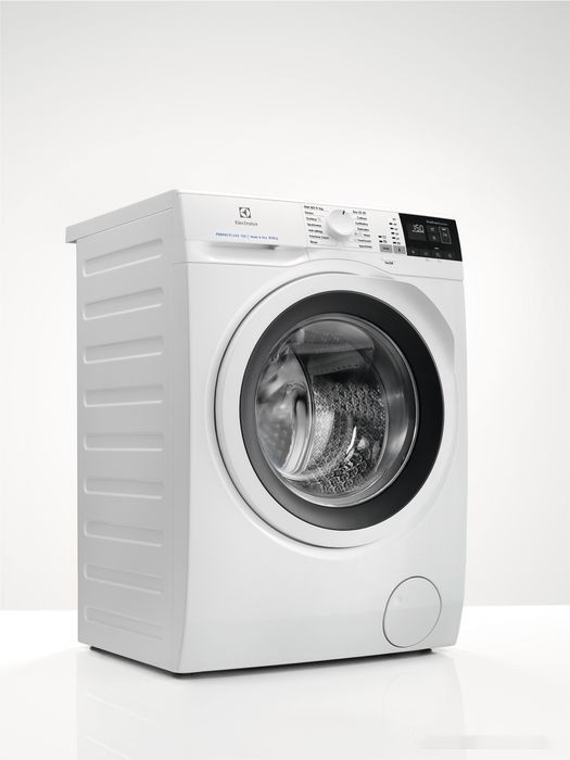 Стиральная машина Electrolux DualCare 700 EW7WP447W Стиральная машина Electrolux DualCare 700 EW7WP447W
