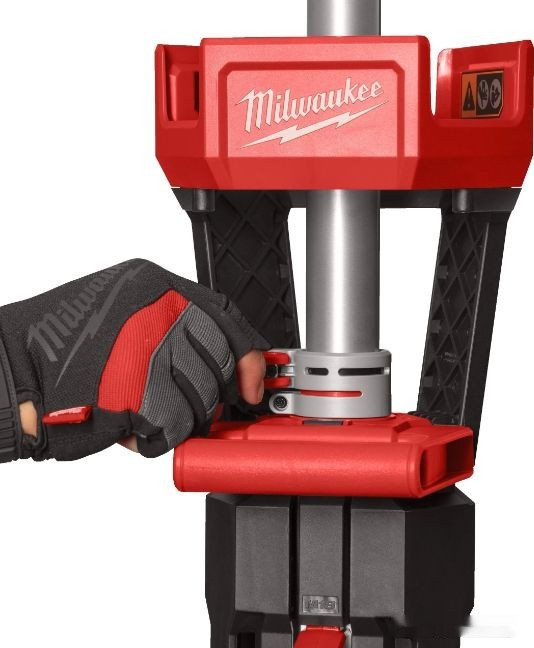 Фонарь Milwaukee M18 SAL2-0 4933492486 (без АКБ)