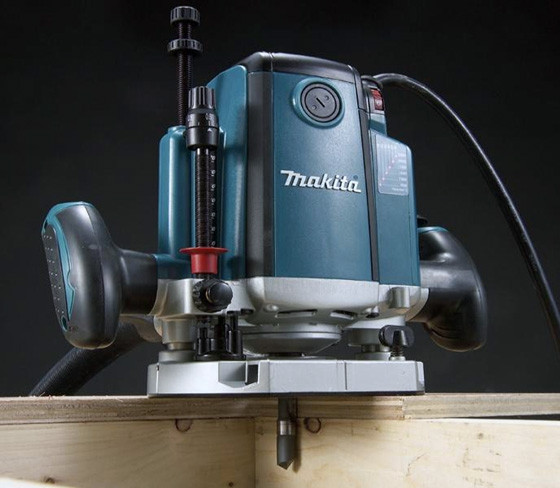 Фрезер Makita RP2301FCX