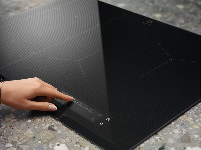 Варочная панель Electrolux EIS6448 Варочная панель Electrolux EIS6448