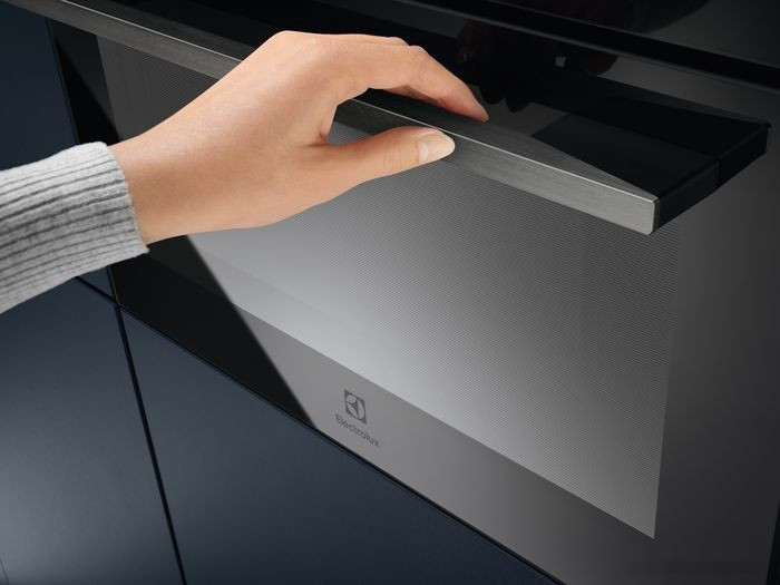 Духовой шкаф Electrolux CombiQuick 800 KVLBE08H