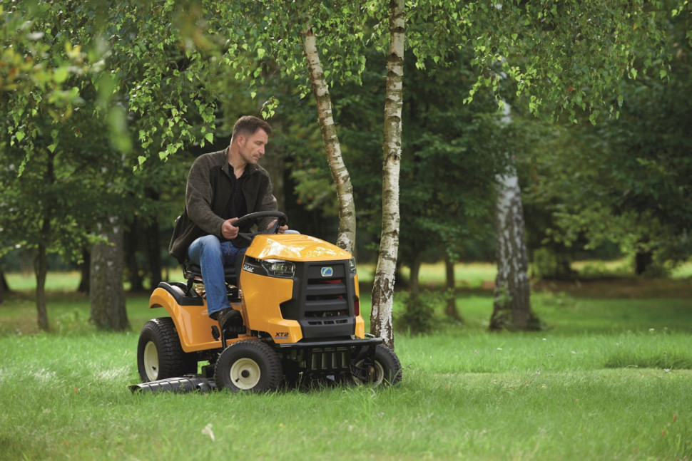 Райдер Cub Cadet XT2 PS117 Райдер Cub Cadet XT2 PS117