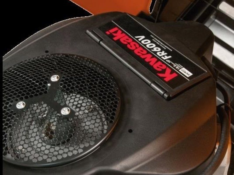 Райдер Cub Cadet XT2 PS117 Райдер Cub Cadet XT2 PS117