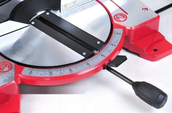 Торцовочная пила Elitech ПТ 1625 E2007.004.00 Торцовочная пила Elitech ПТ 1625 E2007.004.00