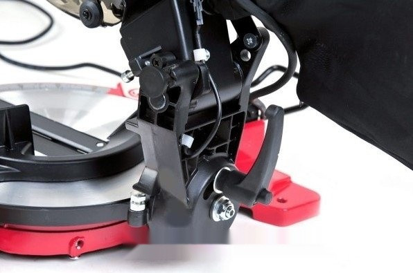 Торцовочная пила Elitech ПТ 1625 E2007.004.00 Торцовочная пила Elitech ПТ 1625 E2007.004.00