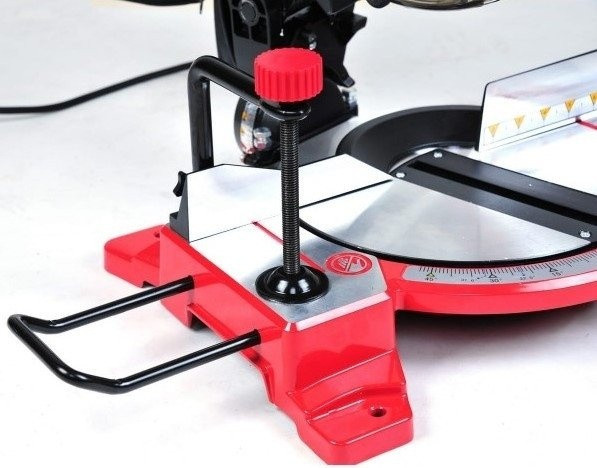 Торцовочная пила Elitech ПТ 1625 E2007.004.00 Торцовочная пила Elitech ПТ 1625 E2007.004.00