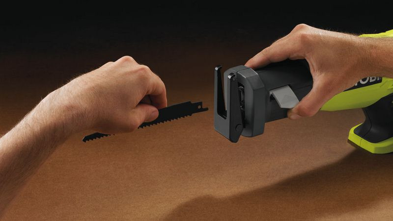 Сабельная пила Ryobi RRS1801M Сабельная пила Ryobi RRS1801M