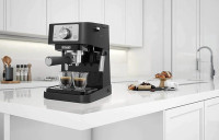 Рожковая помповая кофеварка Delonghi Stilosa EC260.BK