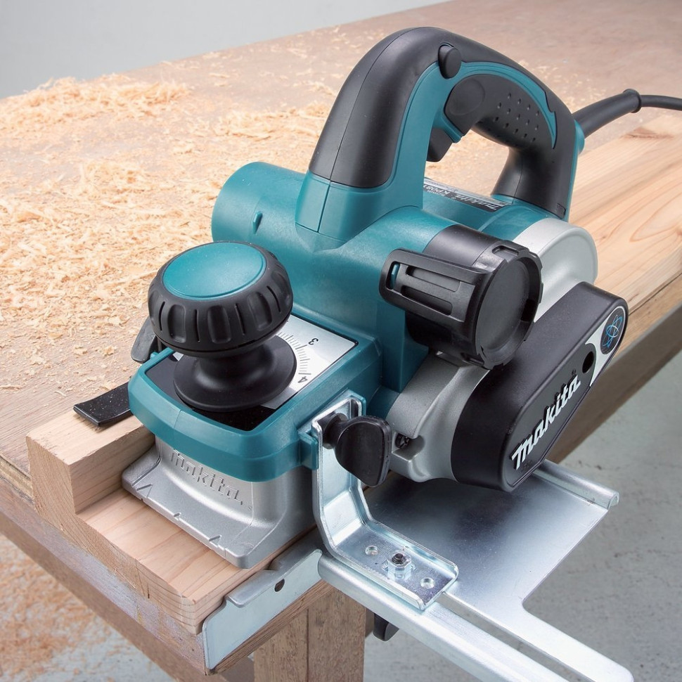 Электрорубанок Makita KP 0810 C