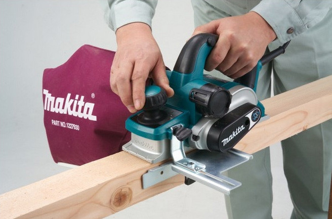 Электрорубанок Makita KP 0810 C