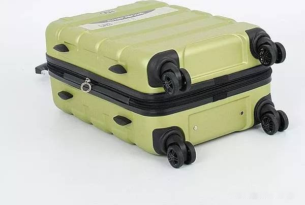 Чемодан-спиннер Francesco Molinary 336-161426/3-20 (салатовый) Чемодан-спиннер Francesco Molinary 336-161426/3-20 (салатовый)