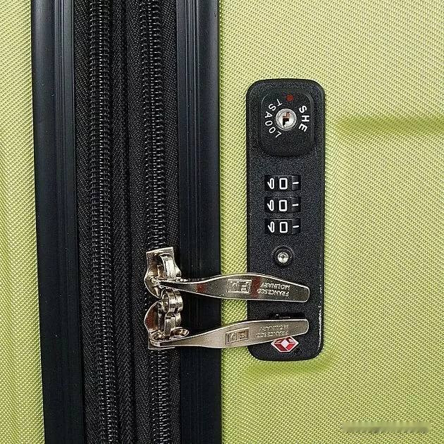 Чемодан-спиннер Francesco Molinary 336-161426/3-20 (салатовый) Чемодан-спиннер Francesco Molinary 336-161426/3-20 (салатовый)