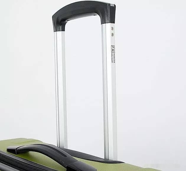 Чемодан-спиннер Francesco Molinary 336-161426/3-20 (салатовый) Чемодан-спиннер Francesco Molinary 336-161426/3-20 (салатовый)