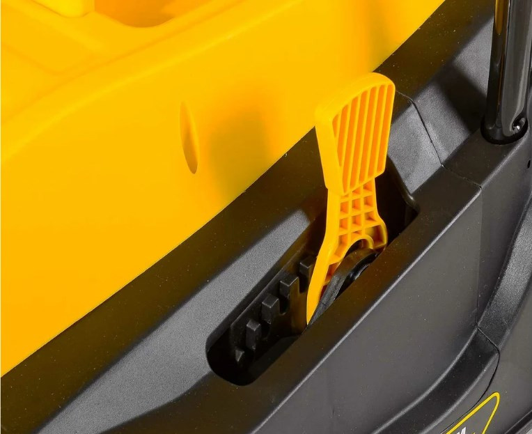 Электрическая газонокосилка Huter ELM-1800T Электрическая газонокосилка Huter ELM-1800T