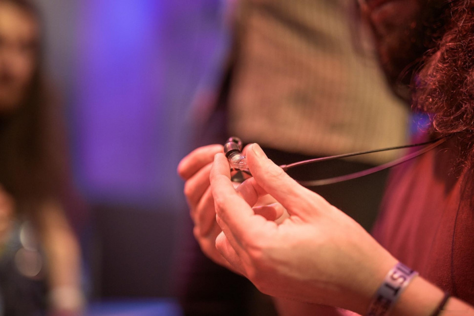 Наушники Sennheiser IE 400 Pro (прозрачный) Наушники Sennheiser IE 400 Pro (прозрачный)