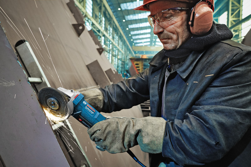 Угловая шлифмашина Bosch GWS 15-125 CIEP Professional