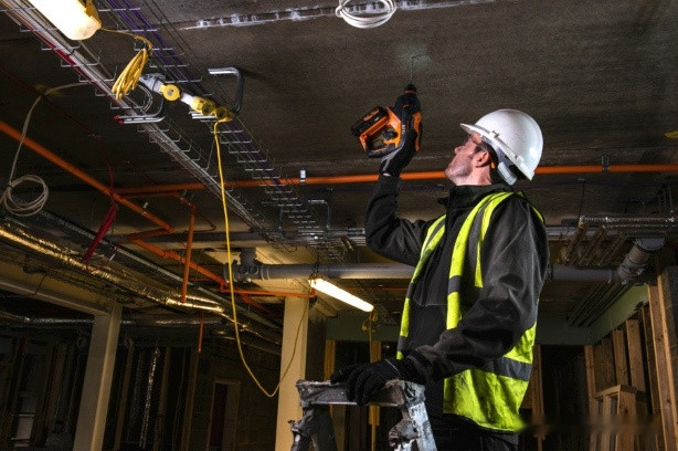 Перфоратор AEG Powertools BBH 18C-0 4935464984 (без АКБ) Перфоратор AEG Powertools BBH 18C-0 4935464984 (без АКБ)