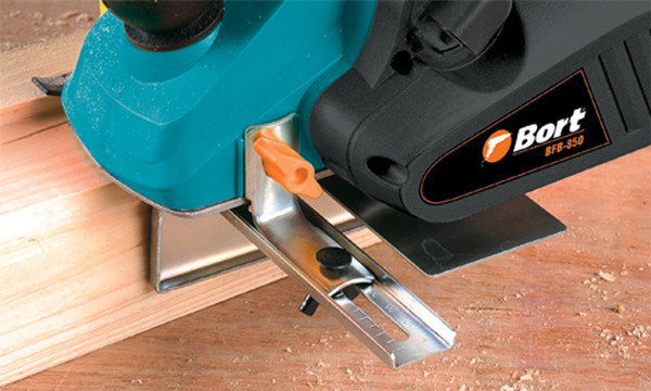 Электрорубанок BORT BFB-850-T Электрорубанок BORT BFB-850-T