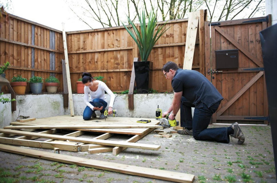 Дисковая (циркулярная) пила Ryobi RWSL1801M (без АКБ) Дисковая (циркулярная) пила Ryobi RWSL1801M (без АКБ)