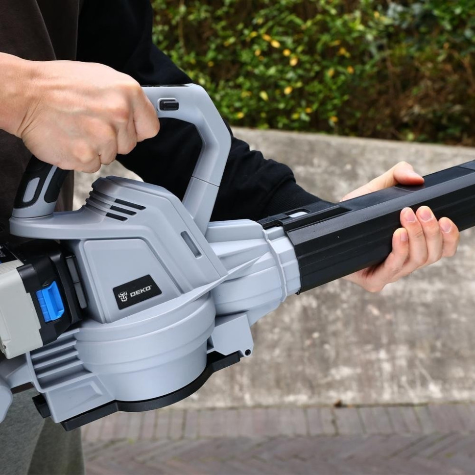 Колесная воздуходувка Deko DKBL22 083-2004 (с 2-мя АКБ) Колесная воздуходувка Deko DKBL22 083-2004 (с 2-мя АКБ)