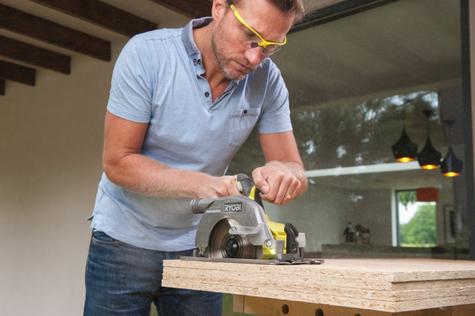 Дисковая (циркулярная) пила Ryobi R18CS7-0 5133002890 (без АКБ)