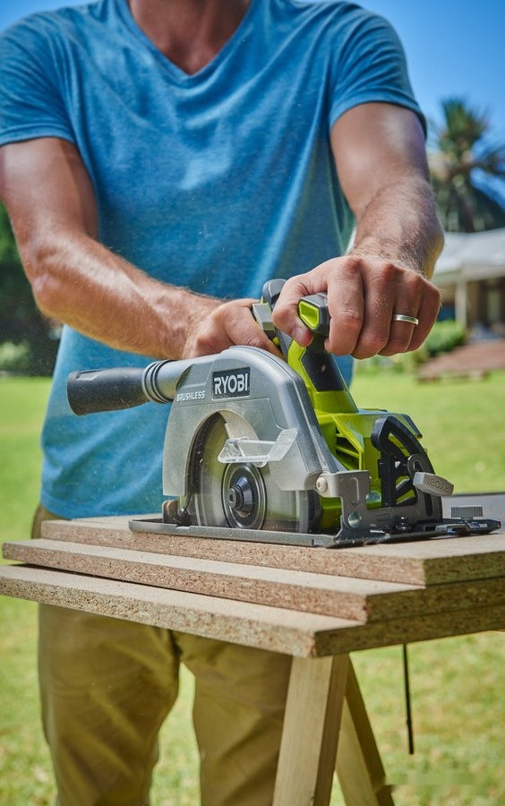 Дисковая (циркулярная) пила Ryobi R18CS7-0 5133002890 (без АКБ)